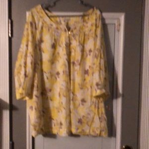NWOT women’s maternity blouse beautiful